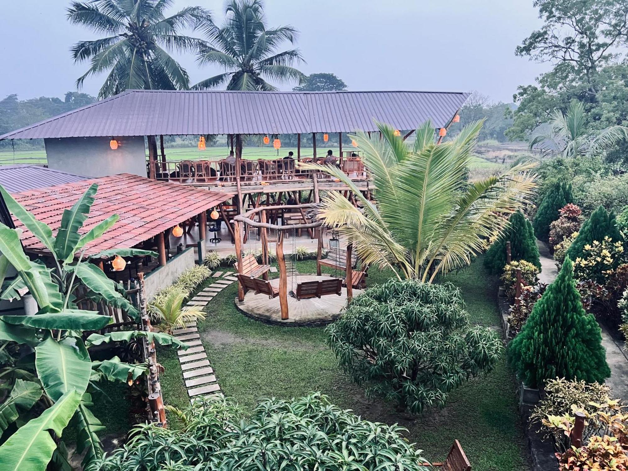 Roy's Villa Hostel Sigiriya Exterior foto